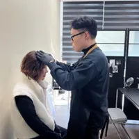 헤어스타일까지 고려한 디자인